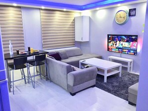 Luxury Apartment, 1 Bedroom | Individually decorated, individually furnished, desk, blackout drapes - Sevgi Apart (Istanbul)