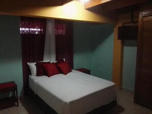 Premium bedding, iron/ironing board, free WiFi, bed sheets - Ney House (San Andrés)
