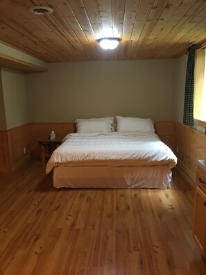 5 soverom, strykejern/-brett, wi-fi og sengetøy