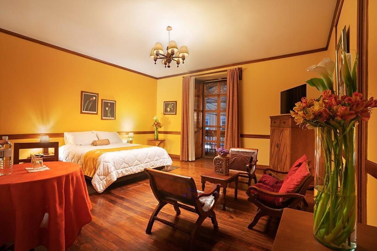 Premium Suite, 1 Queen Bed (201) | Premium bedding, desk, iron/ironing board, free WiFi