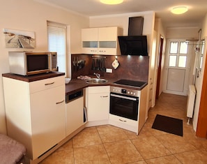 Réfrigérateur, micro-ondes, four, lave-vaisselle