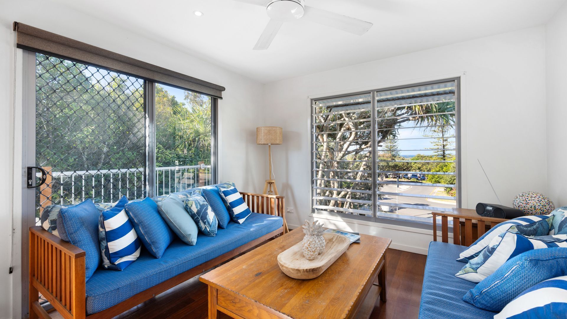 Platt-tv och dvd-spelare