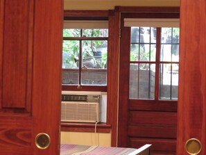 Interior - It's WINTER in DC! SAVE BIG on a COZY NW DC 1BR Apt in Adams Morgan near METRO! (Washington)