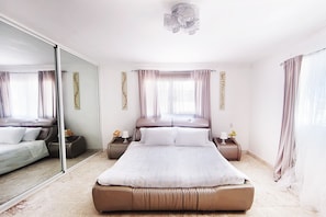 4 Schlafzimmer, Zimmersafe, Bügeleisen/Bügelbrett, WLAN