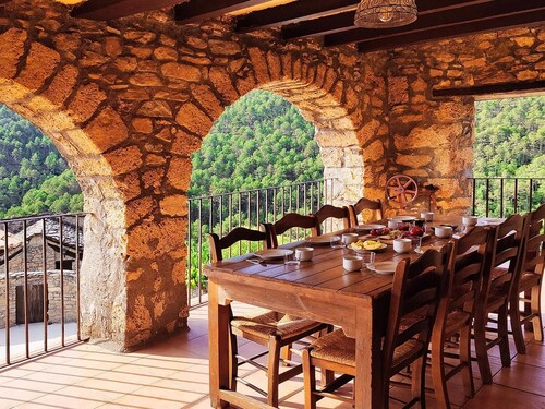 Outdoor pool. Indoor pool. Barbecue, 14/16 people. Wifi