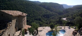 Outdoor pool. Indoor pool. Barbecue, 14/16 people. Wifi