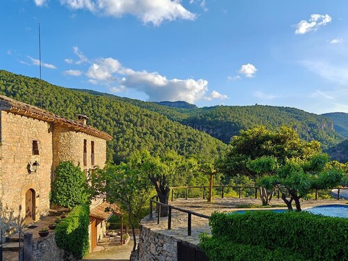 Outdoor pool. Indoor pool. Barbecue, 14/16 people. Wifi