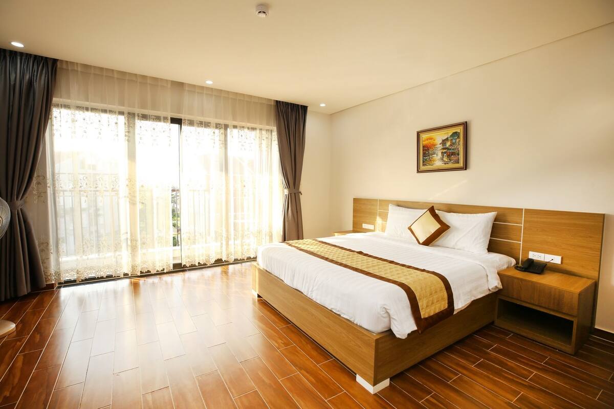 Studio, 1 King Bed | In-room safe, desk, free WiFi