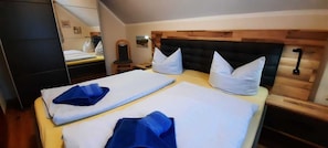 2 Schlafzimmer, Reisekinderbett, WLAN, Bettwäsche