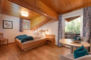 1 bedroom, in-room safe, WiFi, bed sheets - Feel-good room for two - Gästehaus Herrmann (Filzmoos)