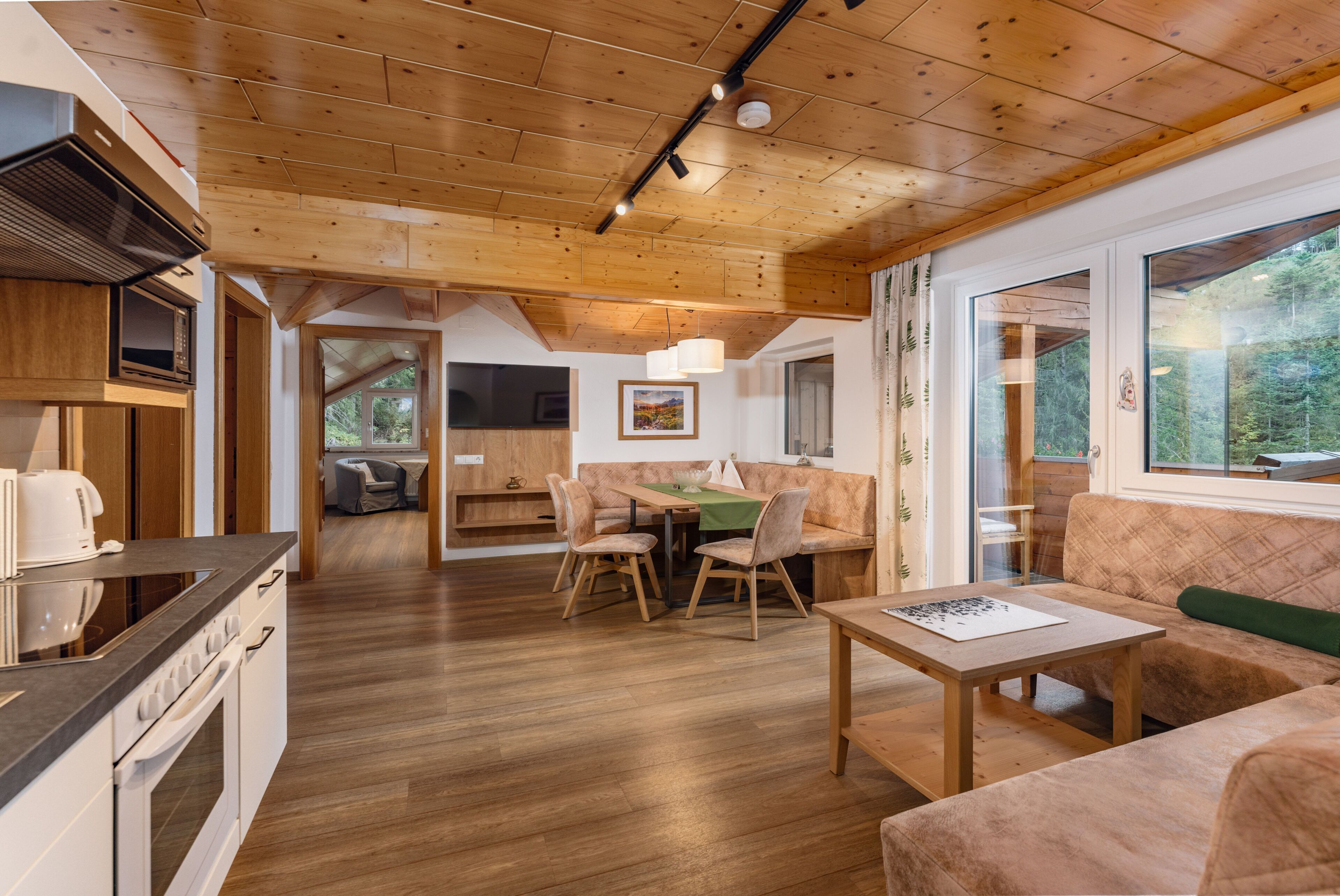 ثلاجة، ميكروويف، فرن، غسالة أطباق