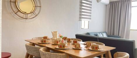 Appartement, 3 chambres | Cuisine privée | Réfrigérateur, micro-ondes, plaque de cuisson