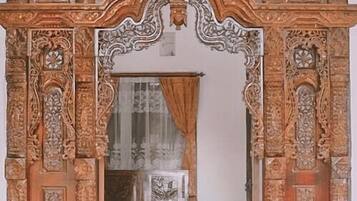 Habitación estándar doble, 1 cama doble | Caja fuerte, escritorio, wifi gratis y ropa de cama