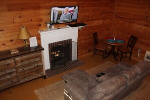 TV, peis og DVD-spiller