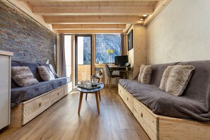 TV - Résidence Grand Roc - Campanules 411, Argentière (Chamonix), France (Argentière (Chamonix))