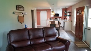 Smart TV, DVD player, books, video library - Tranquil Riverside Retreat: 10 Minutes from Downtown Huntsville (Brownsboro)