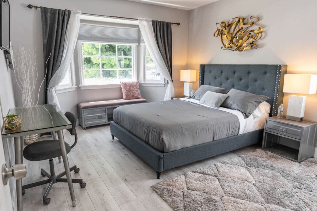 4 camere, una scrivania, ferro/asse da stiro, Wi-Fi