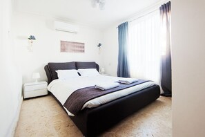 4 bedrooms, in-room safe, iron/ironing board, Internet - Luxury three floor Coral Paradise  Villa steps away from the beach! (Bávaro)