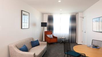 Flachbildfernseher, iPod-Dockingstation