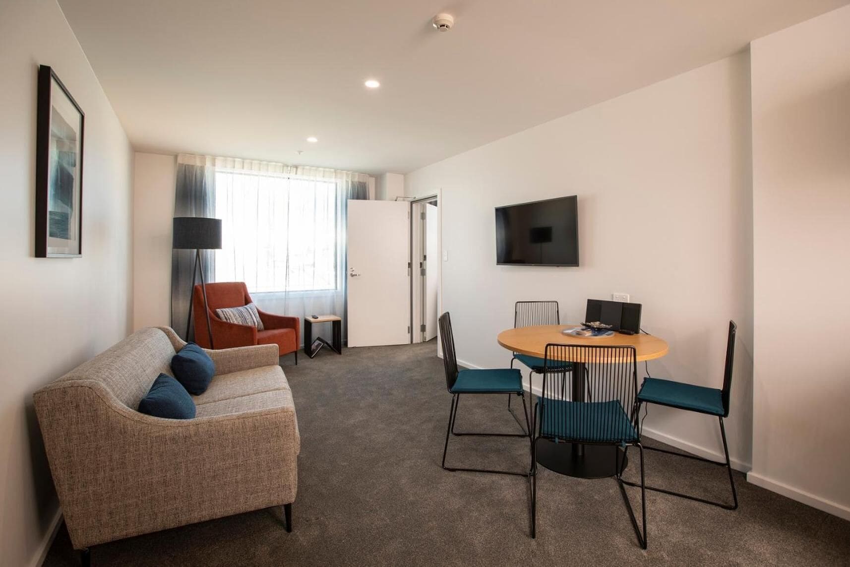 flat-screen tv, ipod dock