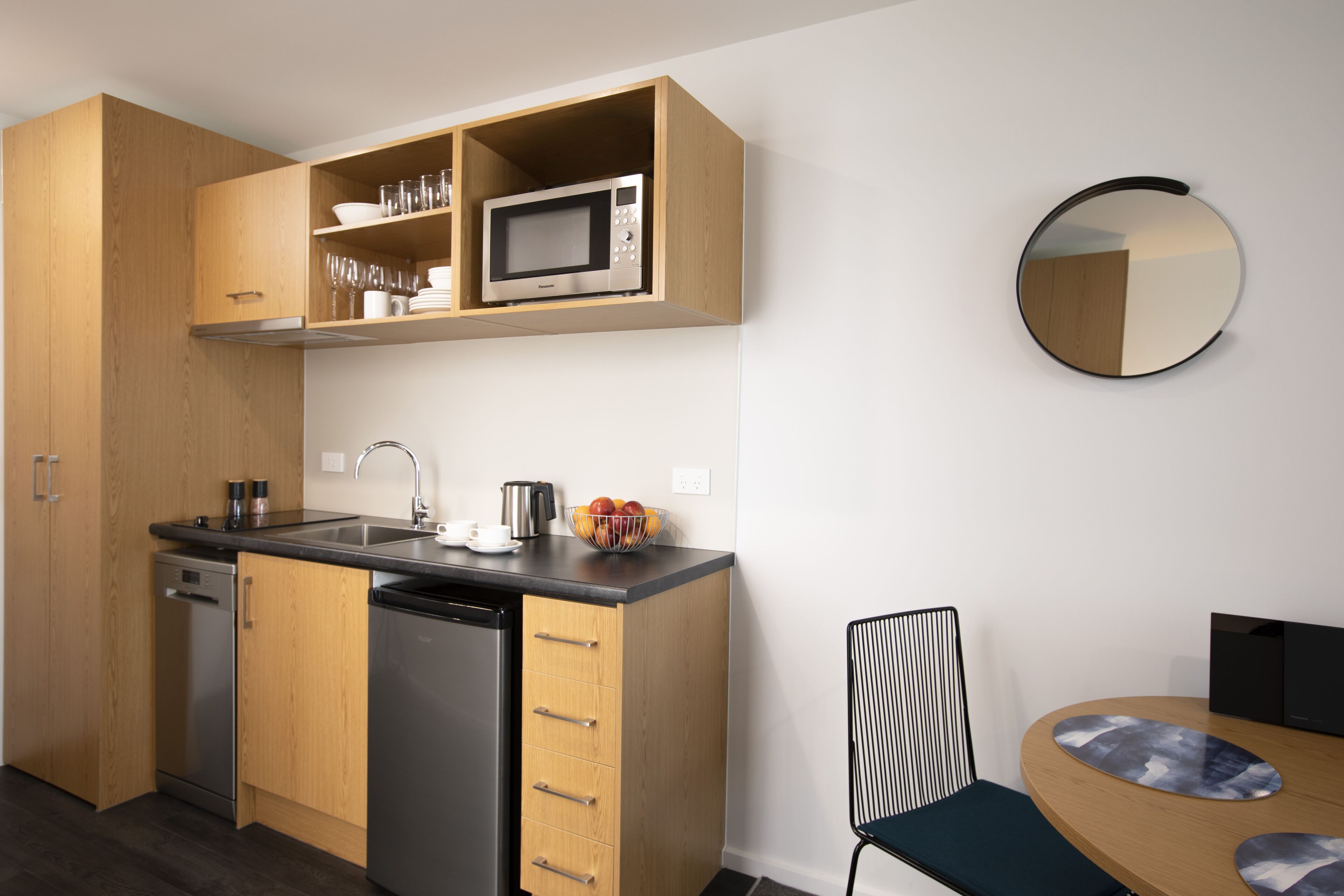 studio executive | private kitchen | fridge, microwave, stovetop, dishwasher