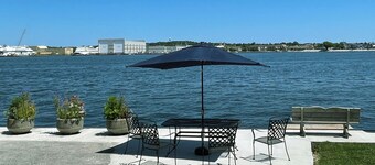 Eagle View Suite: Waterfront, Swim, Patio, Walkable Eat & Shop