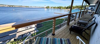 Eagle View Suite: Waterfront, Swim, Patio, Walkable Eat & Shop