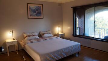 Premium bedding, Select Comfort beds, cots/infant beds, rollaway beds