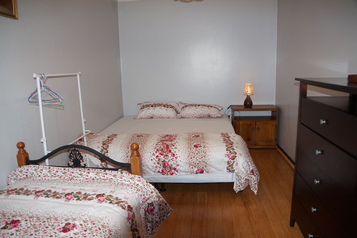 1 Schlafzimmer, hochwertige Bettwaren, Select-Comfort-Betten, Babybetten