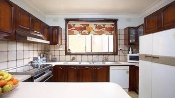Fridge, microwave