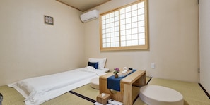 Hypo-allergenic bedding, desk, bed sheets - Wayn-Zen Onna Hotel (Onna)