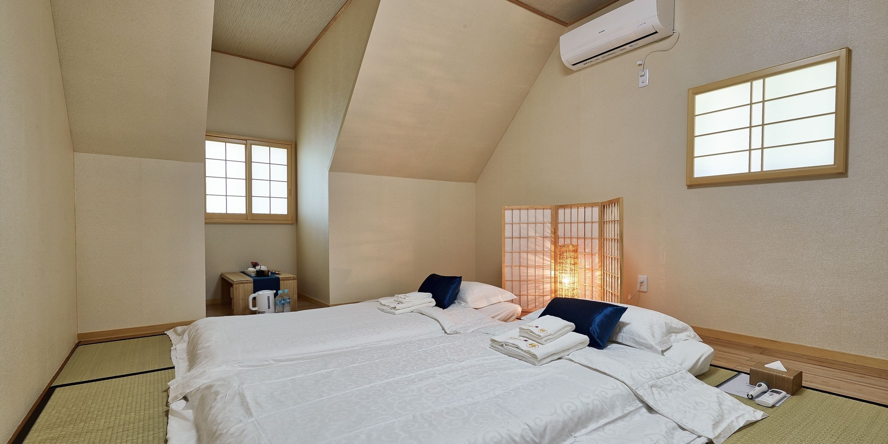 hypo-allergenic bedding, desk, bed sheets