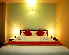 Soundproofing, free WiFi, bed sheets - Hotel Luna Kathmandu (Kathmandu)