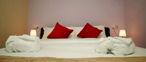 Soundproofing, free WiFi, bed sheets