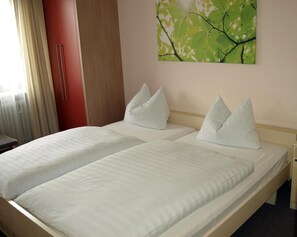 Desk, free WiFi, bed sheets - Gasthof Zur Sonne (Jettingen-Scheppach)