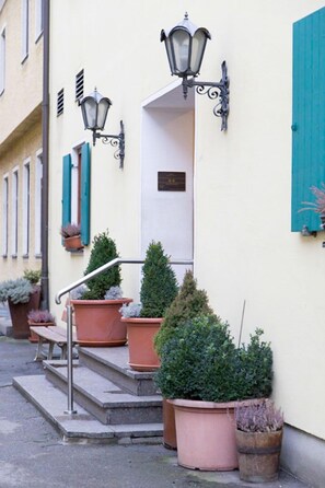 Property entrance - Gasthof Zur Sonne (Jettingen-Scheppach)