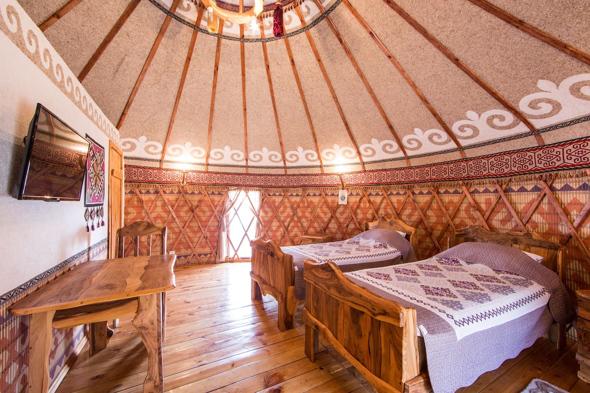 Deluxe Cabin, 2 Twin Beds | Iron/ironing board (on request), bed sheets