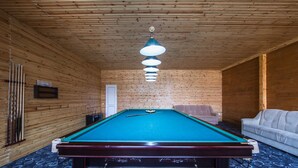 Bar (on property) - Altyn Bulak Lakeside Resort (Cholpon-Ata)