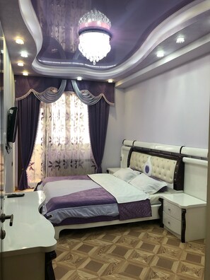 1 habitación, tabla de planchar con plancha, internet y ropa de cama 