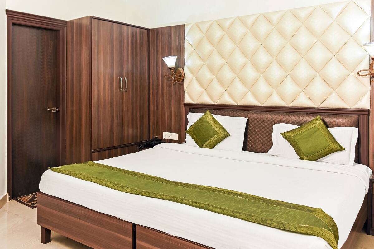 Standard Room | Desk, rollaway beds, free WiFi, bed sheets