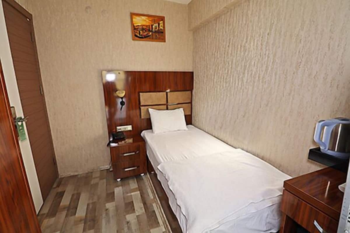 Singola Standard | Minibar, tende oscuranti, insonorizzazione, Wi-Fi gratuito