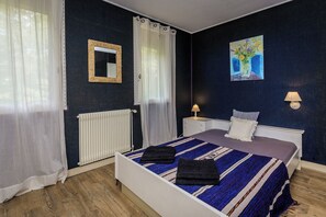 3 slaapkamers, een strijkplank/strijkijzer, wifi