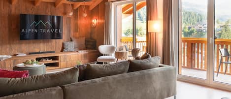 Chalet, Bergblick (Der Elch) | Woonruimte | Een flatscreentelevisie