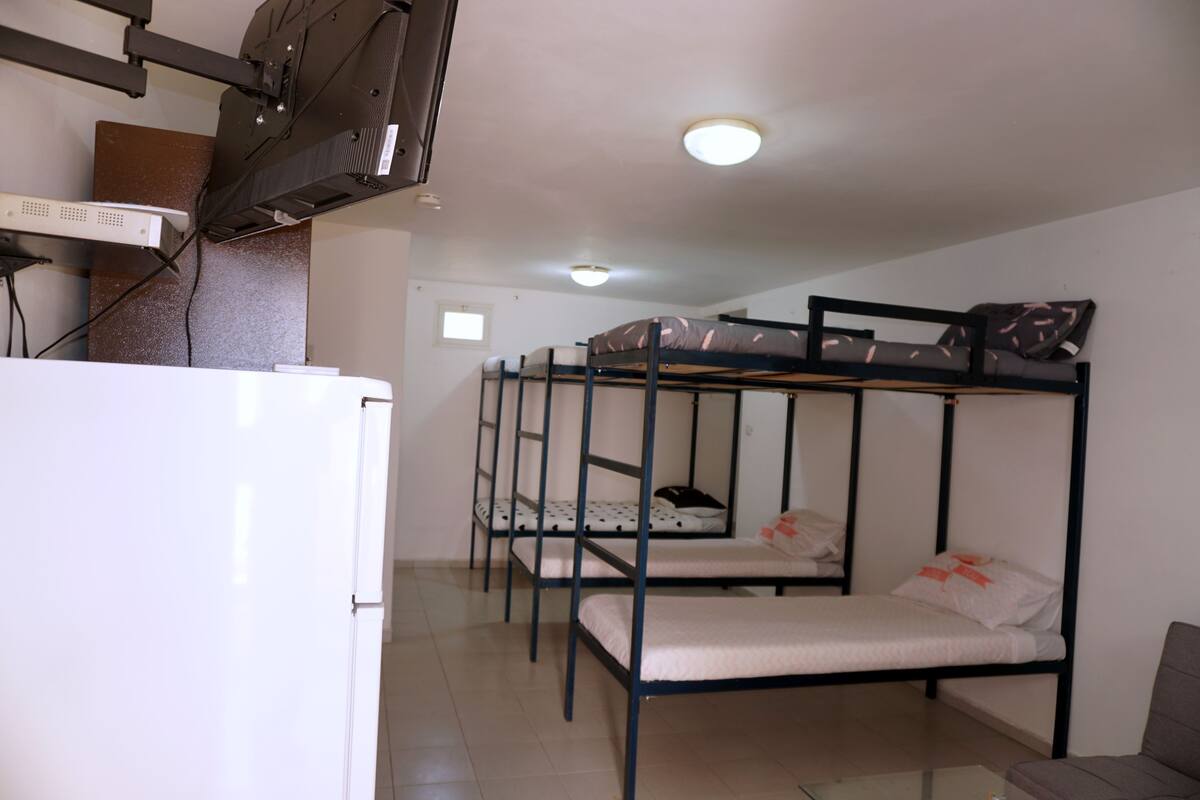 Shared Dormitory, 6 Metal Beds | Ekstrasenger (mot et tillegg) og wi-fi (inkludert)