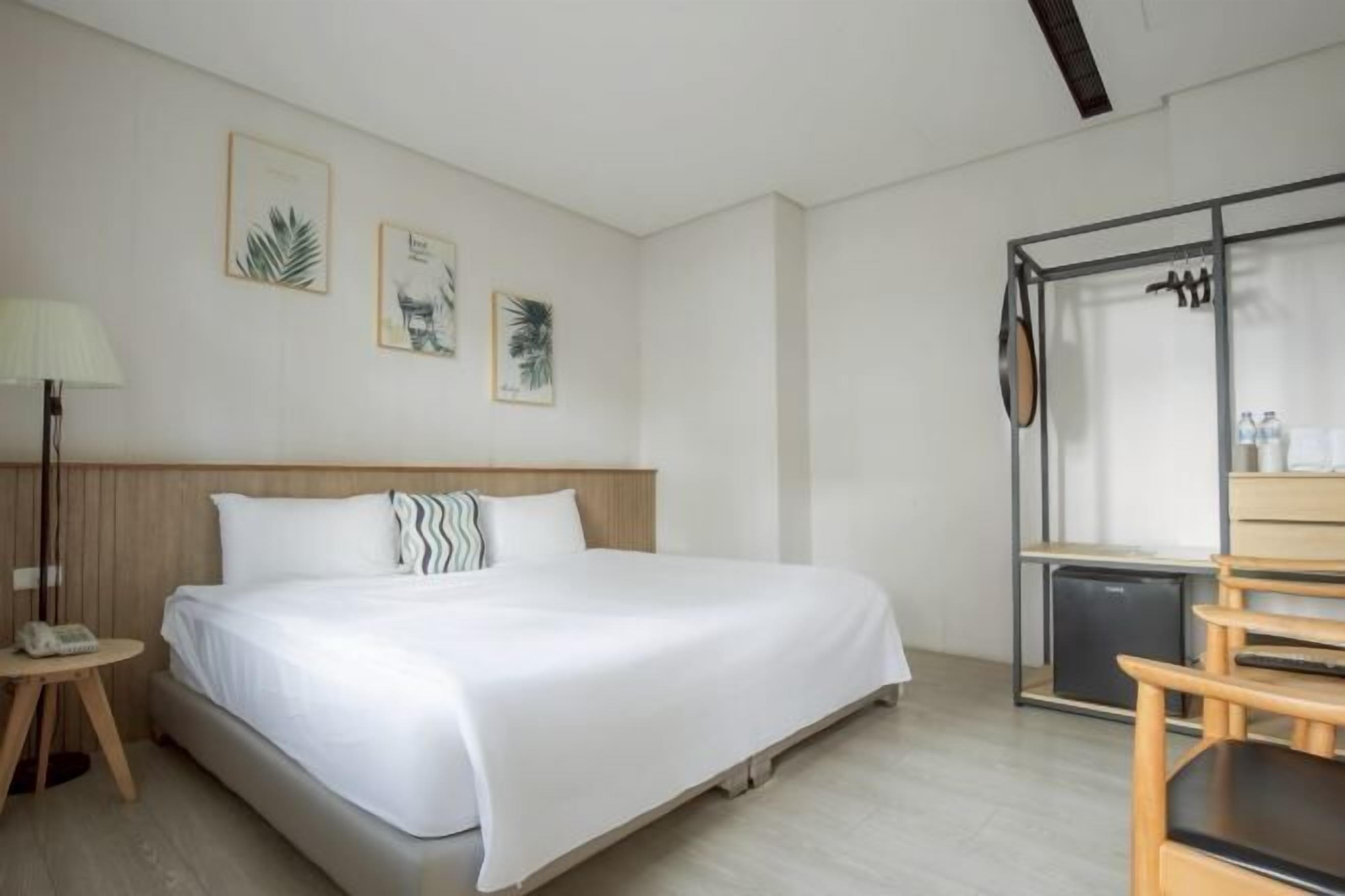 Bureau, rideaux occultants, chambres insonorisées, Wi-Fi gratuit
