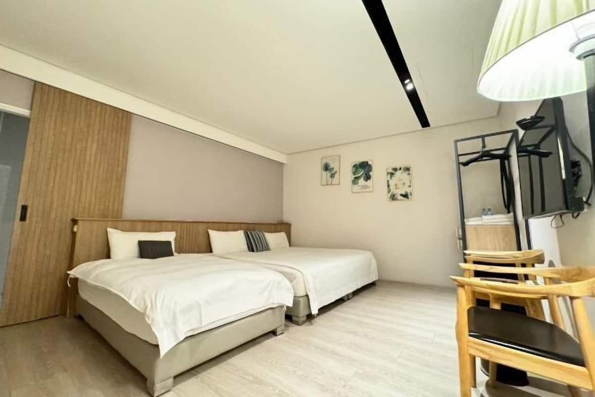 Desk, blackout curtains, soundproofing, free WiFi