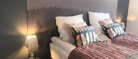 1 bedroom, in-room safe, desk, iron/ironing board