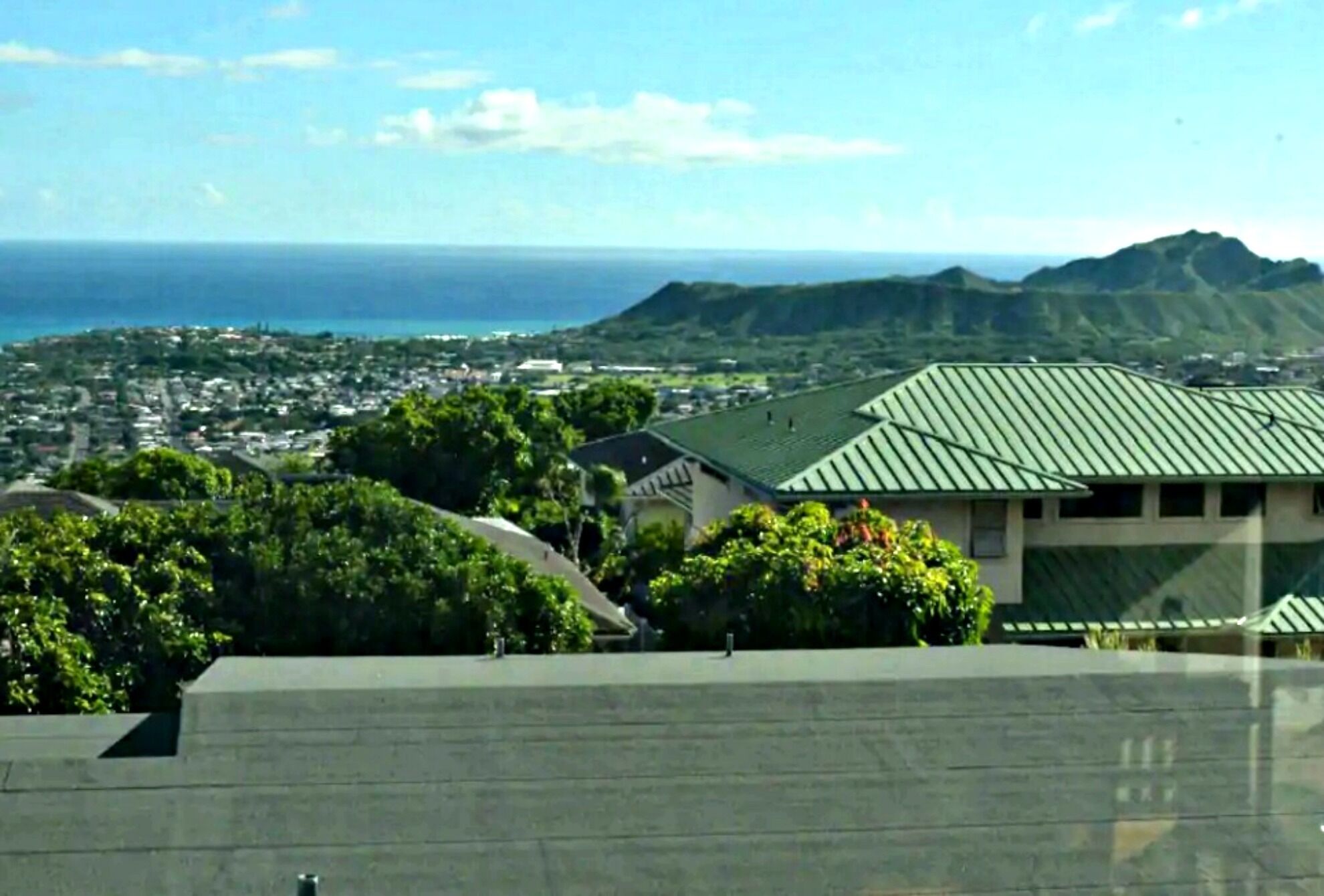 Sweeping Views, Spacious , 1200sf, Apartment