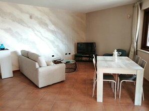 TV, ping pong - South Sardinia-Villasimius. Brand new home x max 6 pax. Very large terrace (Villasimius)