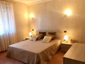 3 bedrooms, iron/ironing board, travel cot, free WiFi - South Sardinia-Villasimius. Brand new home x max 6 pax. Very large terrace (Villasimius)